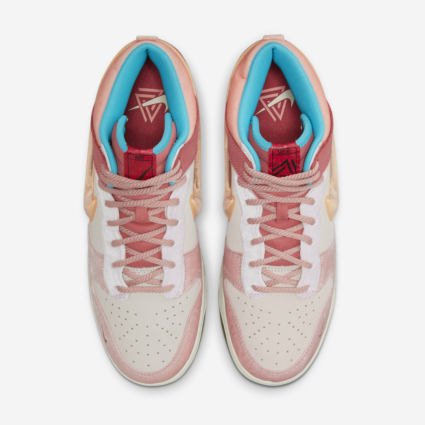Social Status X Nike Dunk “Strawberry Milk”4