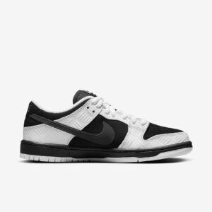 TIGHTBOOTH x Nike SB Dunk Low Black2