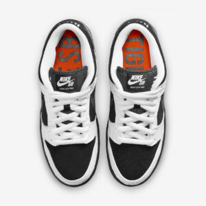 TIGHTBOOTH x Nike SB Dunk Low Black3