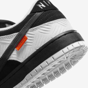 TIGHTBOOTH x Nike SB Dunk Low Black7