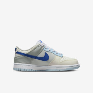 Nike Dunk Low ‘Ivory Hyper Royal’ (GS)2