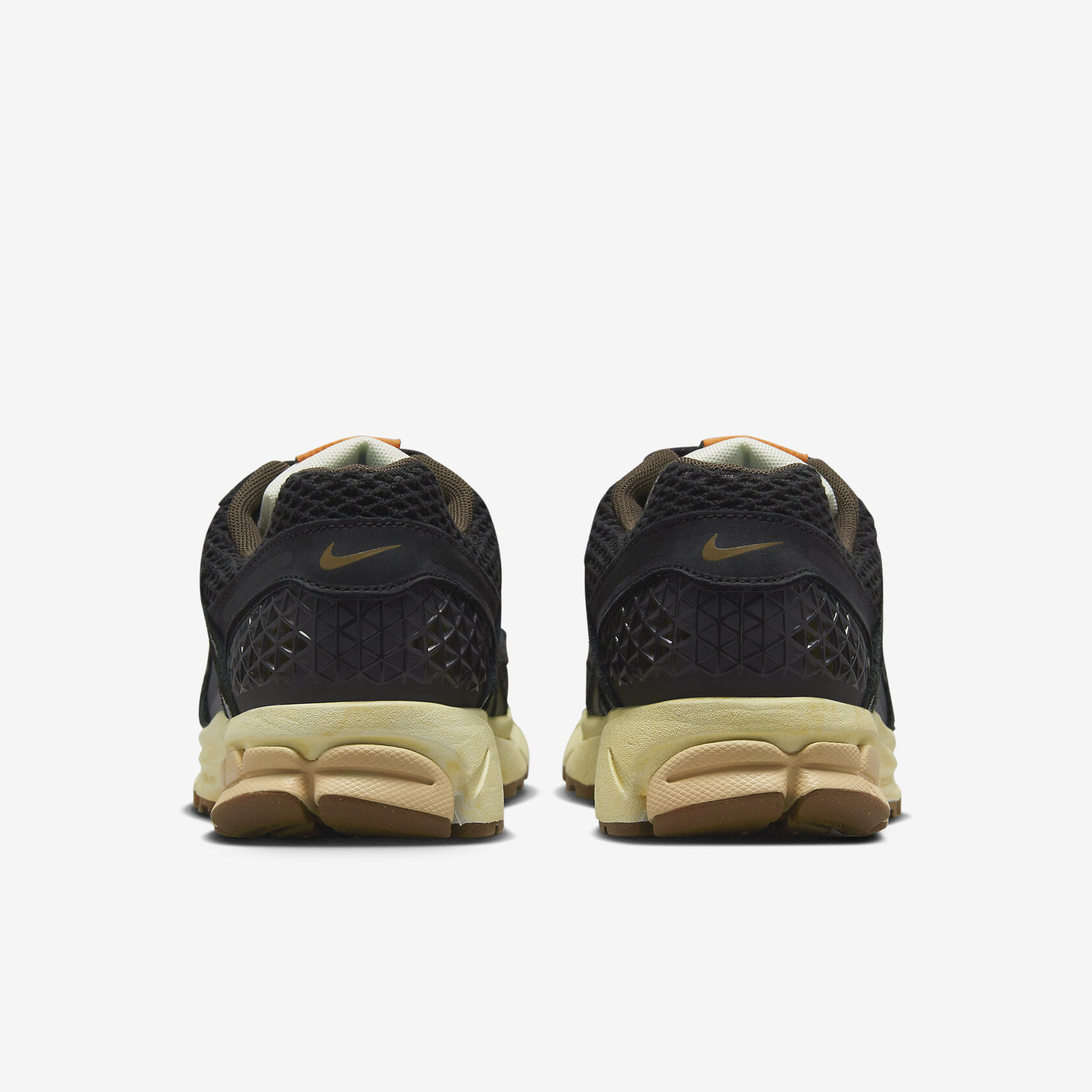 Nike Zoom Vomero 5 'Black Sesame'4