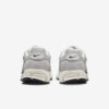 Nike Zoom Vomero 5 'Chrome Photon Dust'3