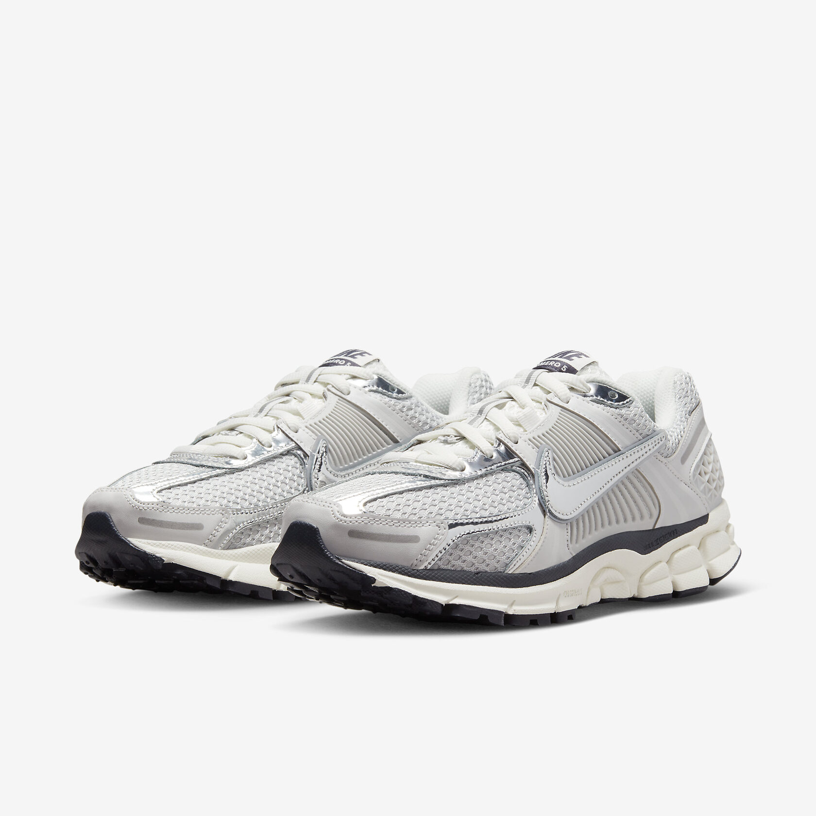 Nike Zoom Vomero 5 'Chrome Photon Dust'5