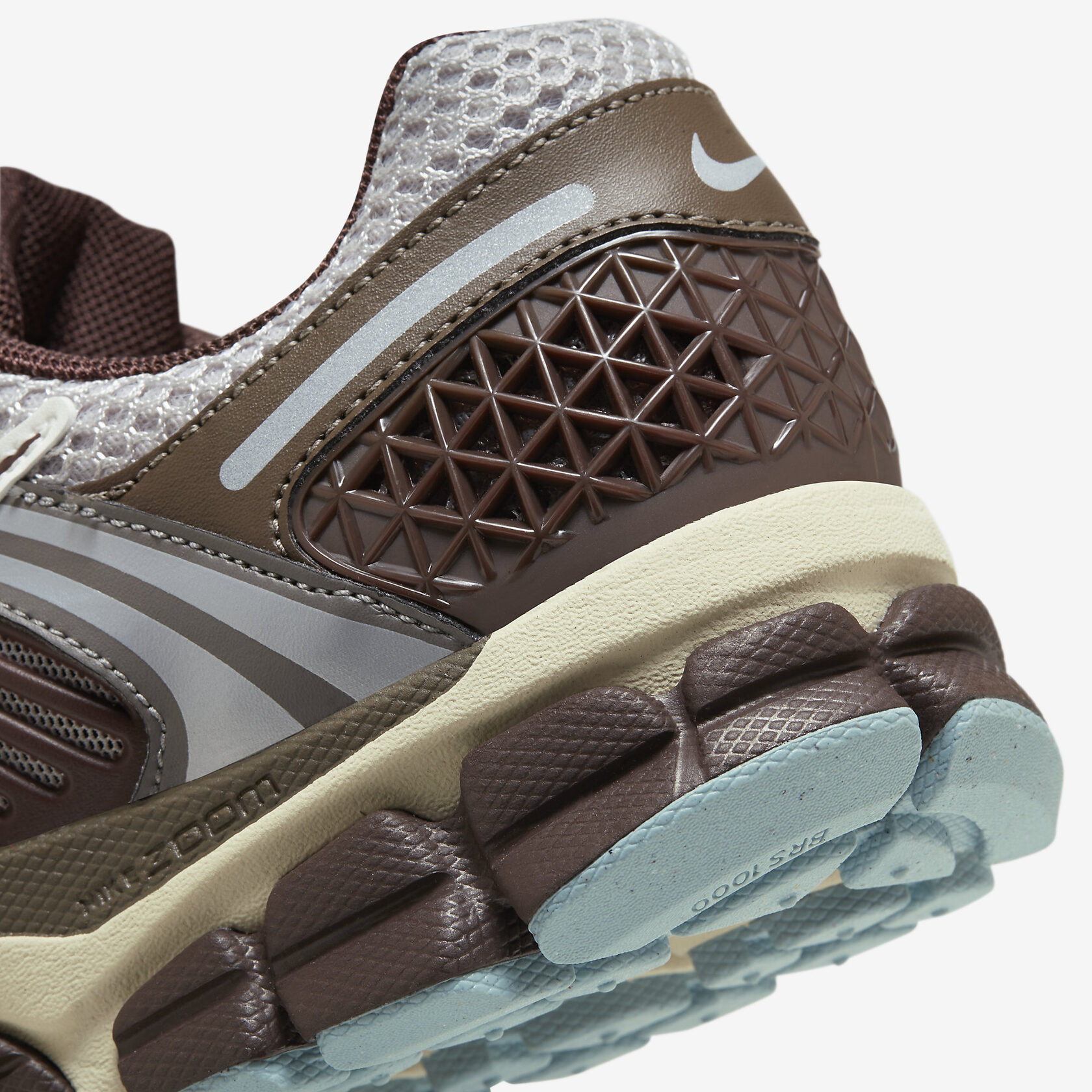 Nike Zoom Vomero 5 'Earth Fossil'7