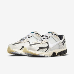 Nike Zoom Vomero 5 'Light Bone'4