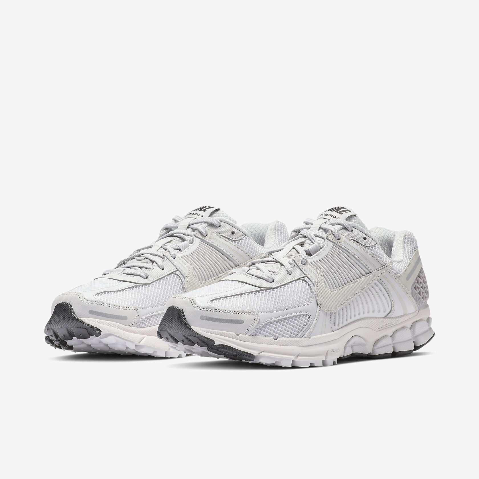 Nike Zoom Vomero 5 'Light Grey'3