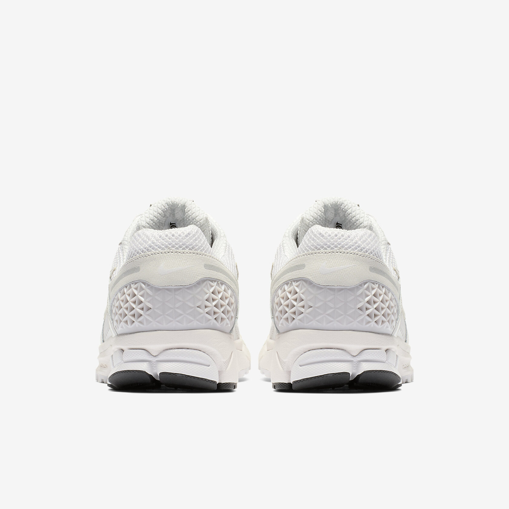 Nike Zoom Vomero 5 'Light Grey'4