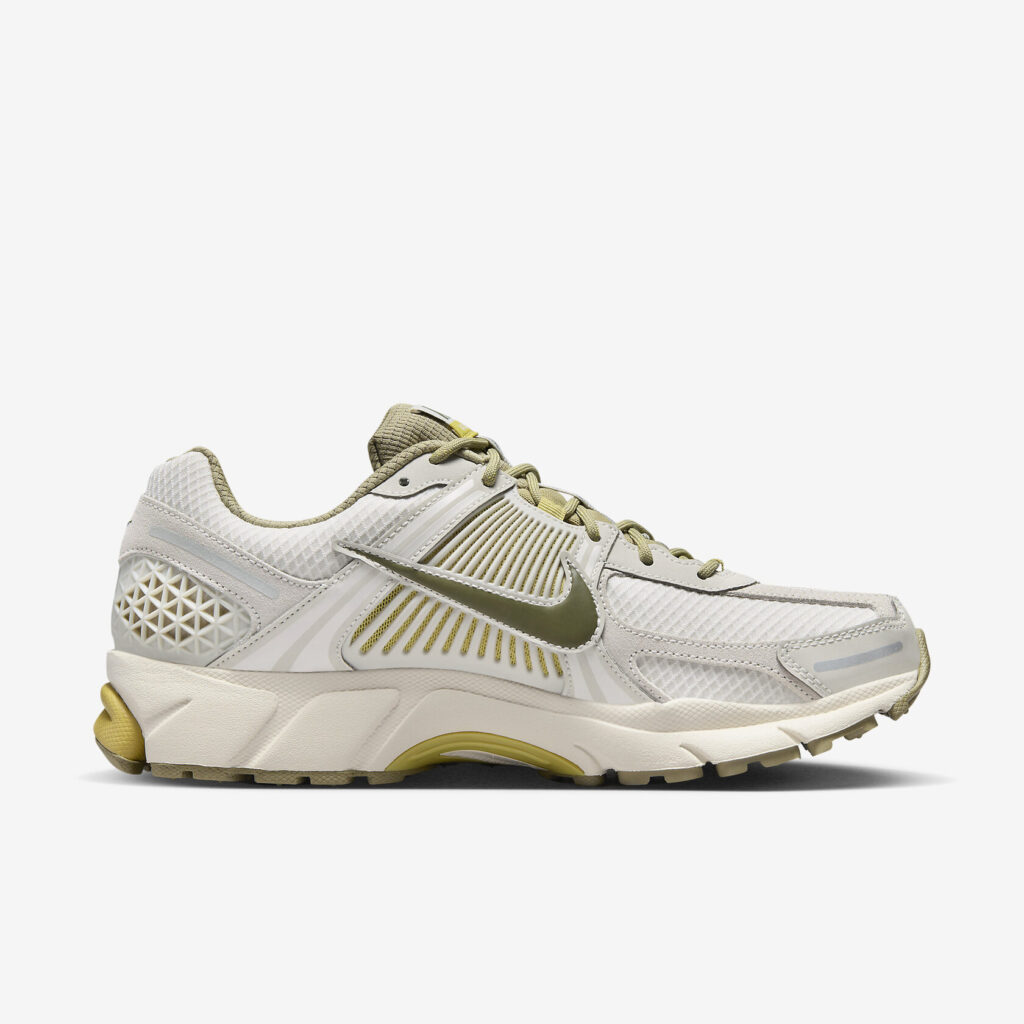 Nike Zoom Vomero 5 ‘Medium Olive’2