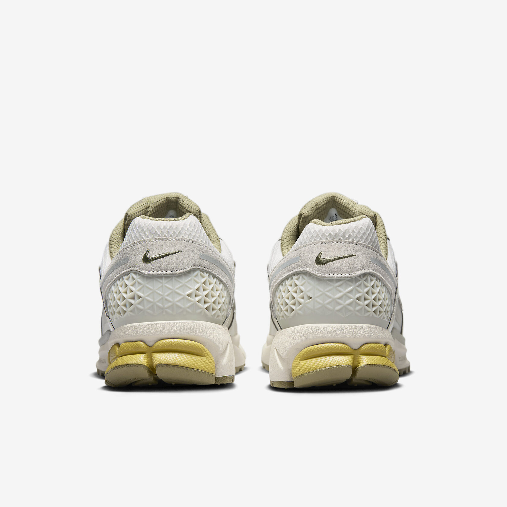 Nike Zoom Vomero 5 'Medium Olive'4