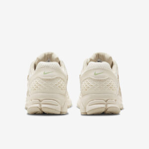 Nike Zoom Vomero 5 'Orewood Brown'5