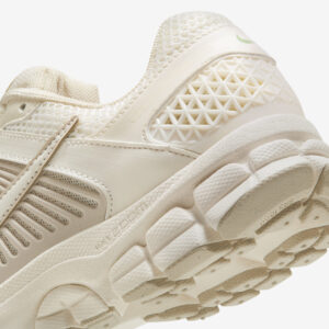 Nike Zoom Vomero 5 'Orewood Brown'6
