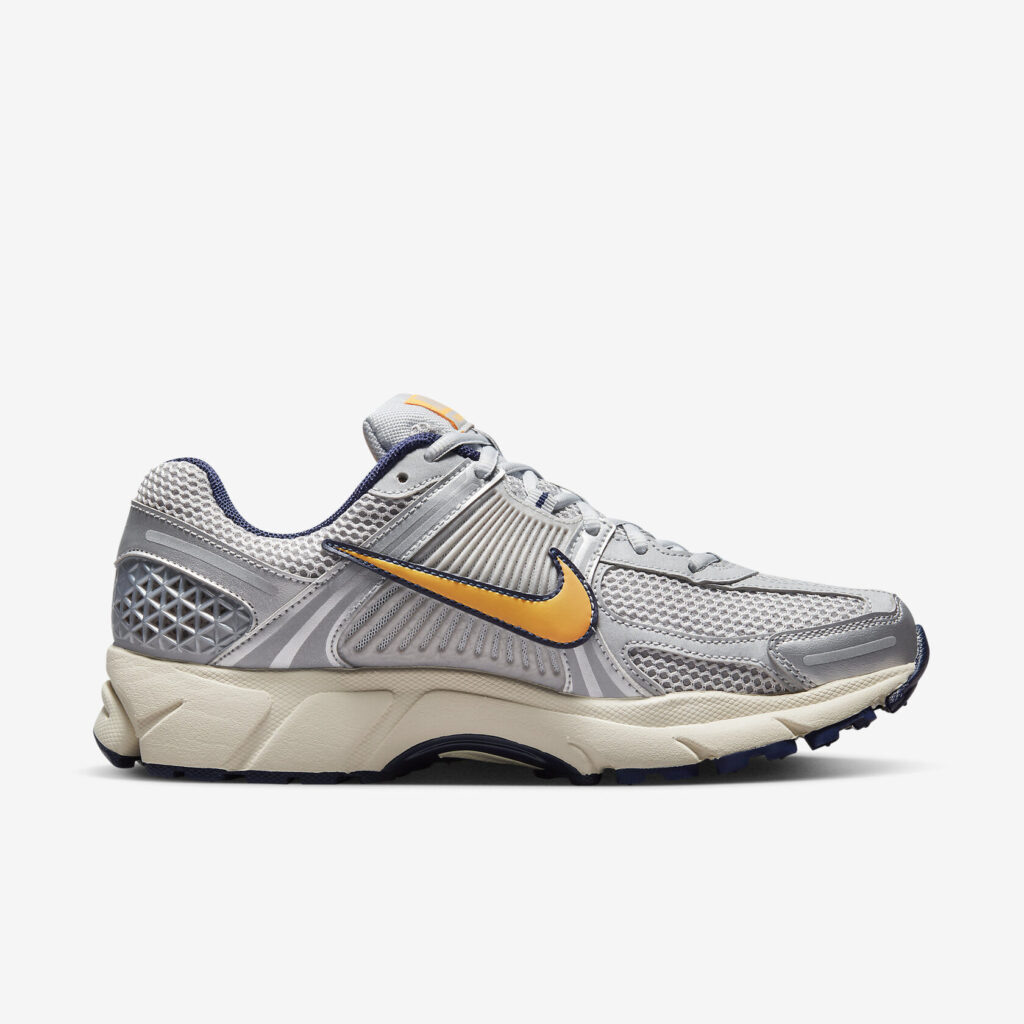 Nike Zoom Vomero 5 ‘Pure Platinum’2