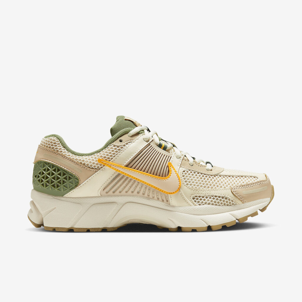 Nike Zoom Vomero 5 ‘Sail Laser Medium’2