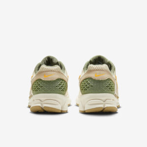 Nike Zoom Vomero 5 'Sail Laser Medium'3