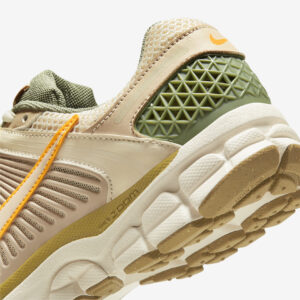 Nike Zoom Vomero 5 'Sail Laser Medium'7