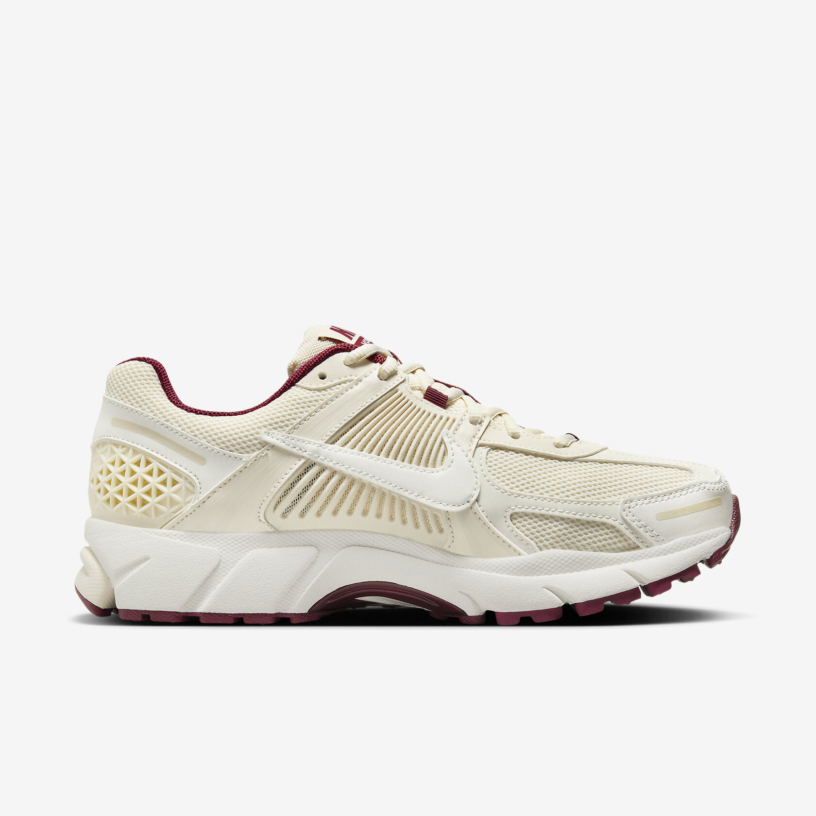 Nike Zoom Vomero 5 'Valentine's Day 2024'2