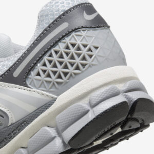 Nike Zoom Vomero 5 'Wolf'7