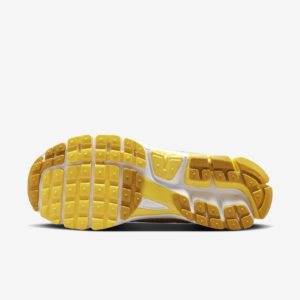 Nike Zoom Vomero 5 'Yellow Ochre'1