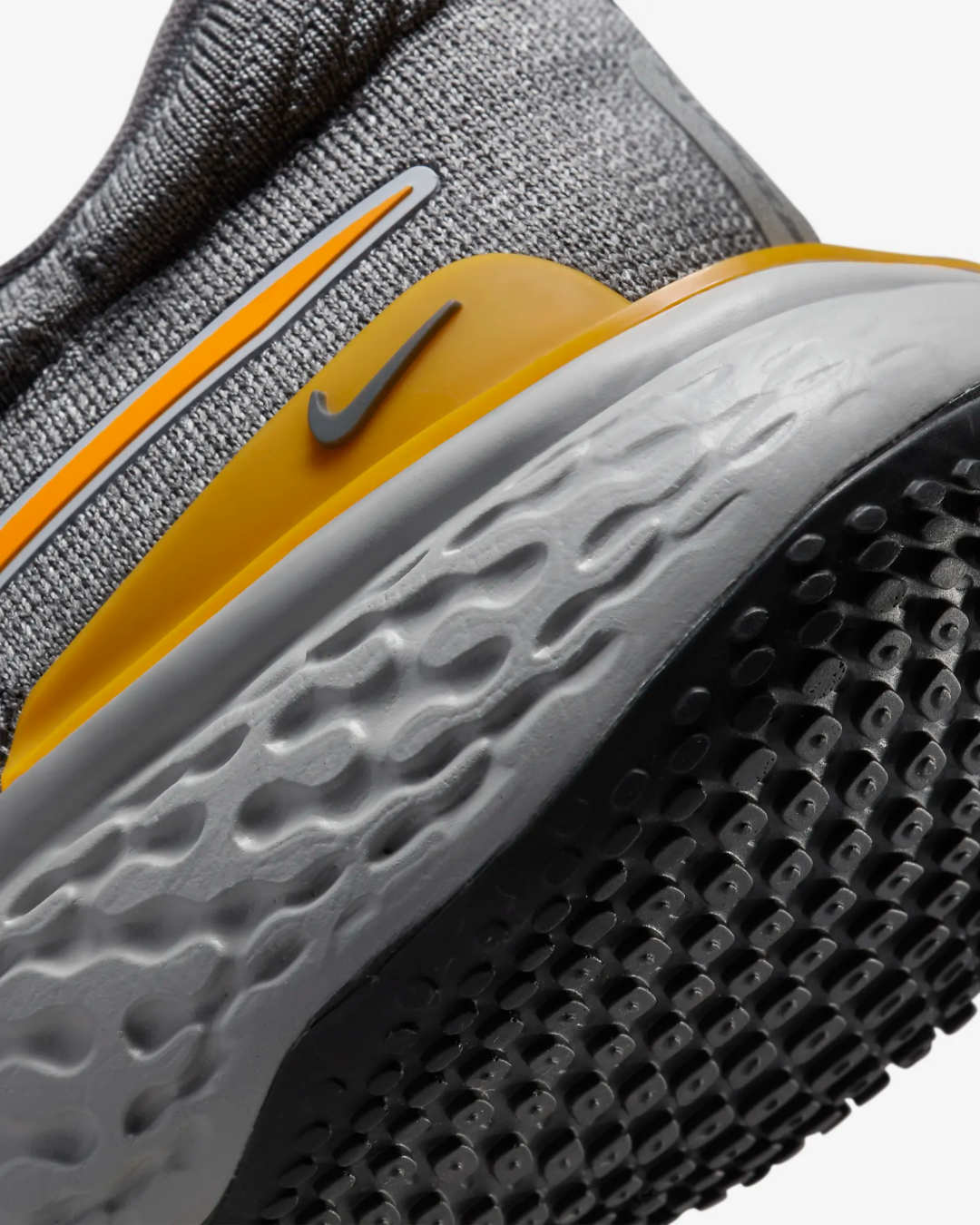 Nike ZoomX Invincible Run Flyknit 2 'Iron Grey'7