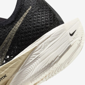 Nike ZoomX VaporFly 3 'Black Metallic Gold'7
