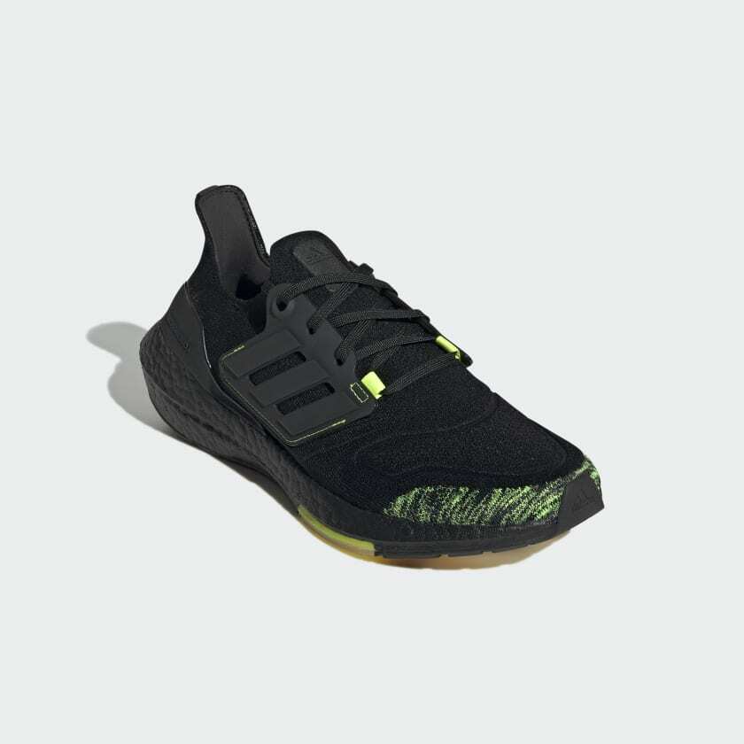 adidas Ultra Boost 22 Solar Yellow Black3