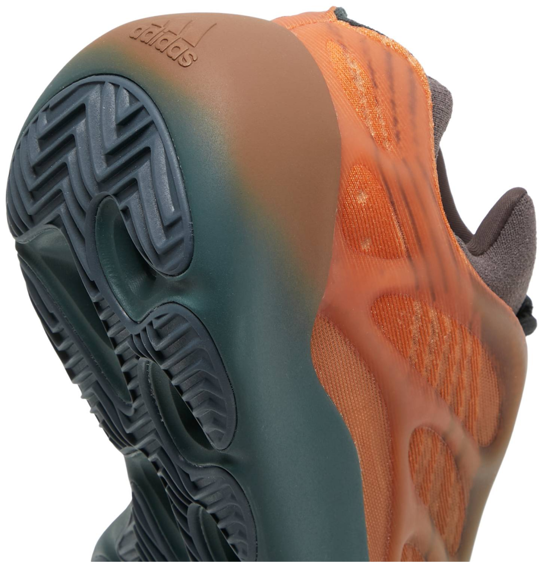 adidas Yeezy 700 V3 'Copper Fade'2