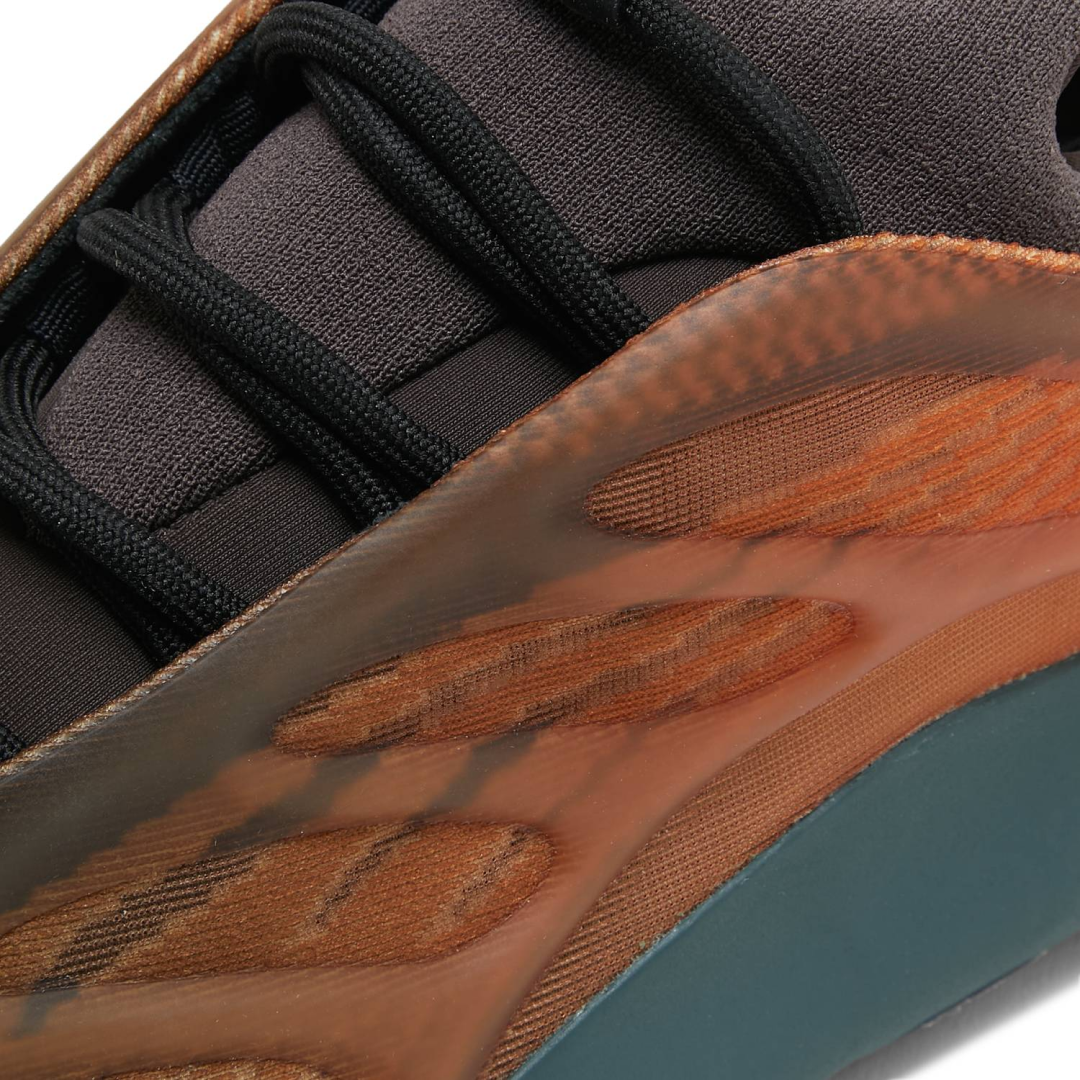 adidas Yeezy 700 V3 'Copper Fade'4