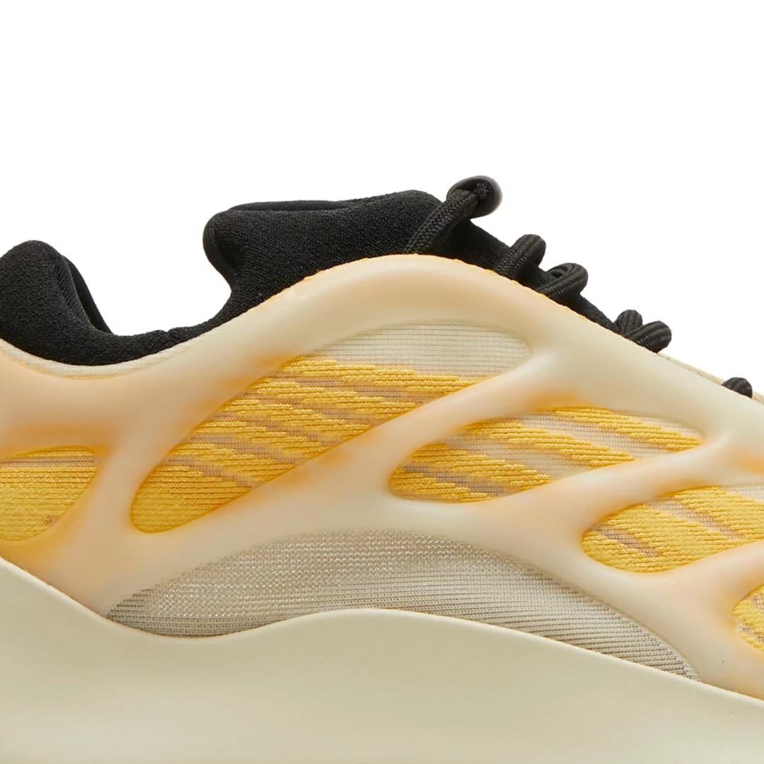 adidas Yeezy 700 V3 'Mono Safflower'2