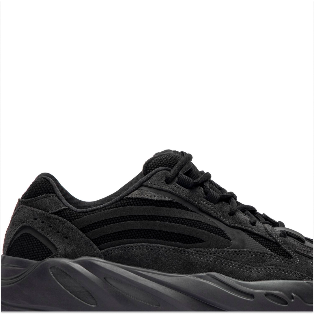 adidas Yeezy Boost 700 V2 'Vanta'3