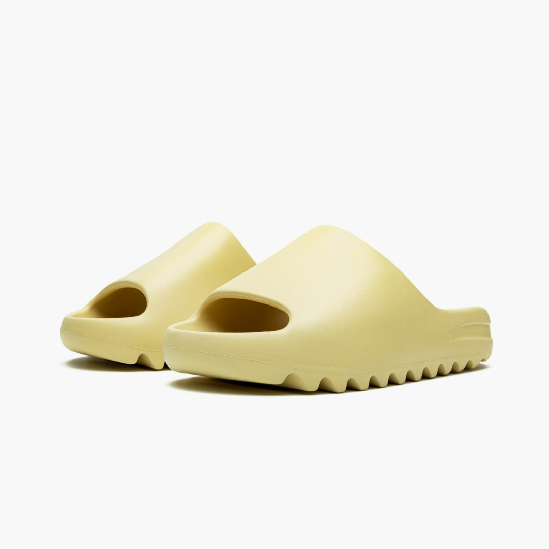 adidas Yeezy Slide 'Desert Sand'2