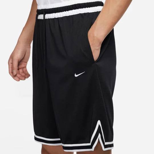 Nike Contrasting Stitching Shorts Black5
