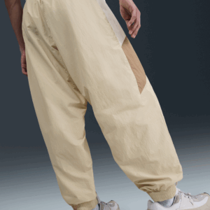 Nike Club Super Loose Woven Sports Trousers1