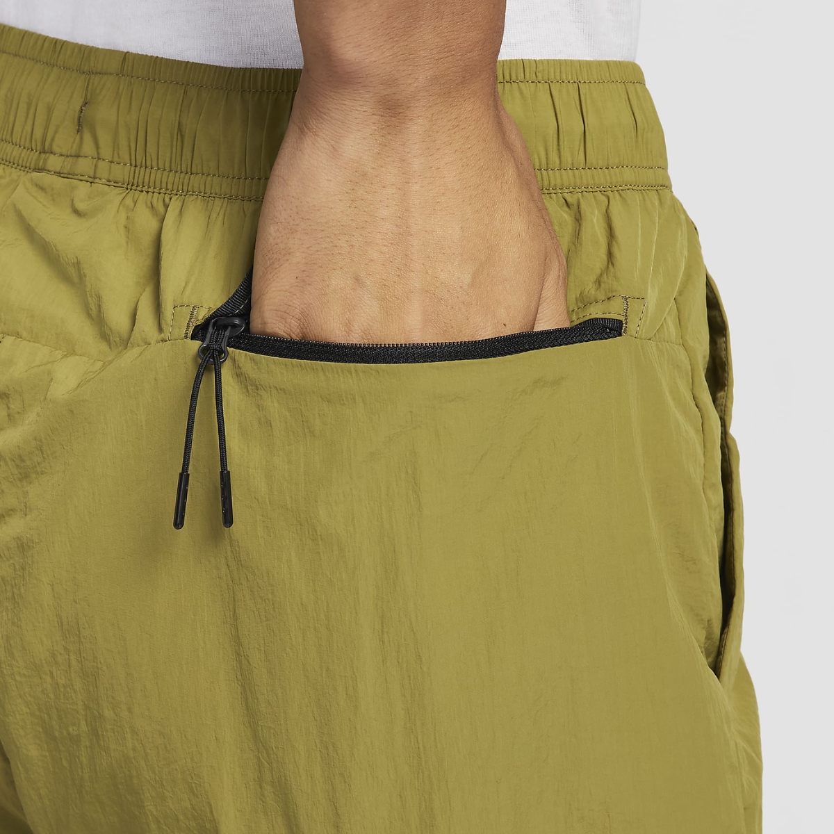 Nike Tech Woven Straight Fit Pants3