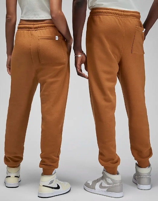 Nike Air Jordan Essentials Holiday Fleece Sweatpants1