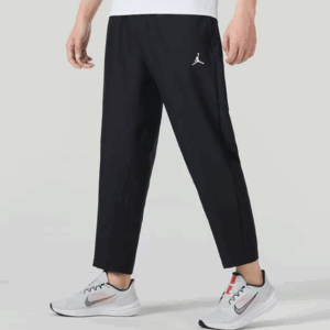 Air Jordan Essential Cropped Pant1