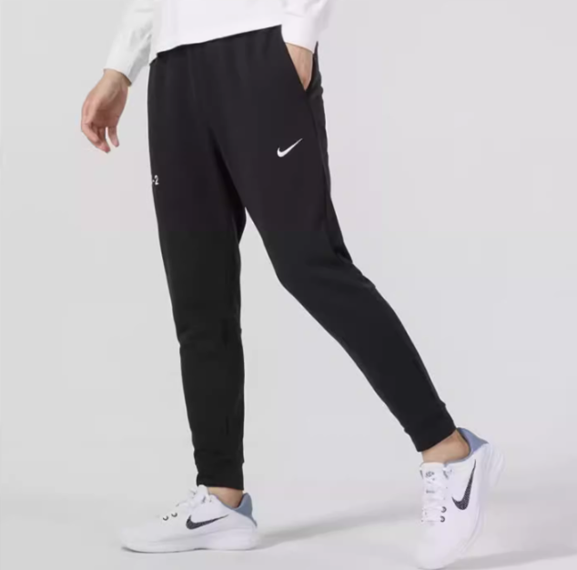 Nike Dri-FIT Studio '72 Tapered Fitness Trousers1