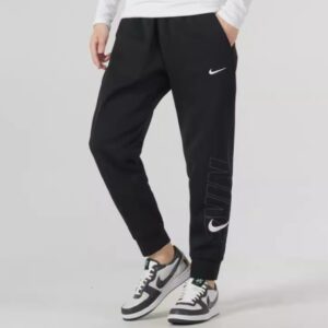 Nike Tapered Fitness Pants1