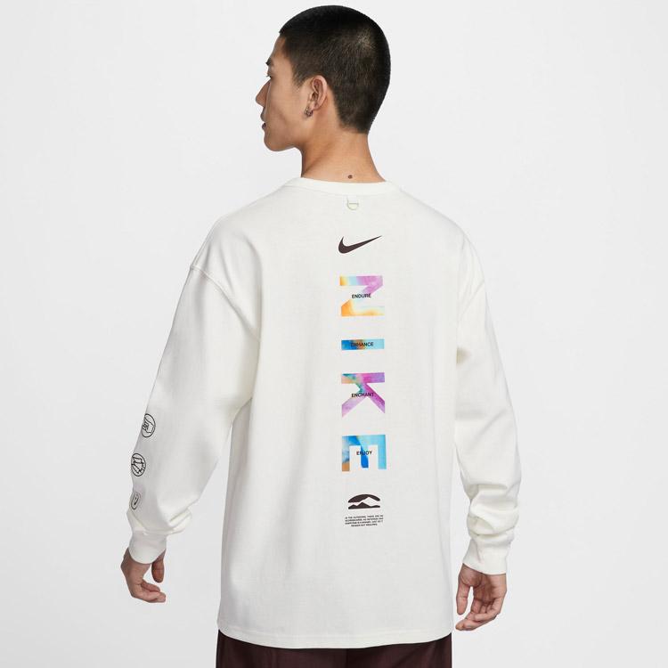 Nike Sportswear Premium Essentials Long-Sleeve