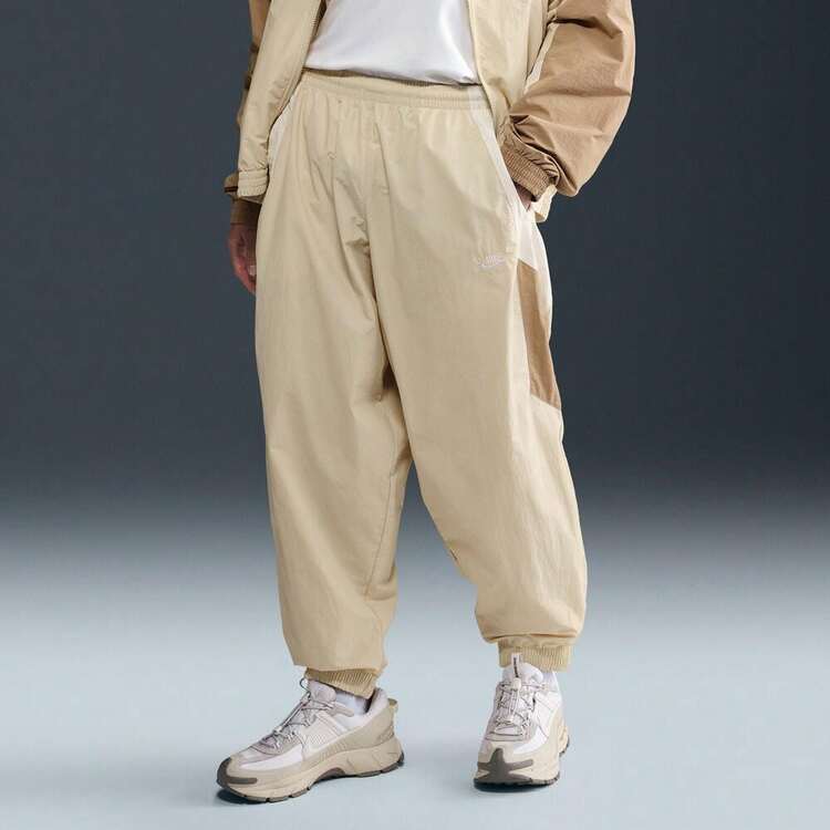 Nike Club Ballon Oversized Fit Pants Beige