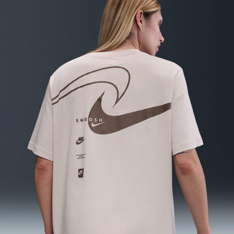 Nike Club SS OC Swoosh Tee Beige